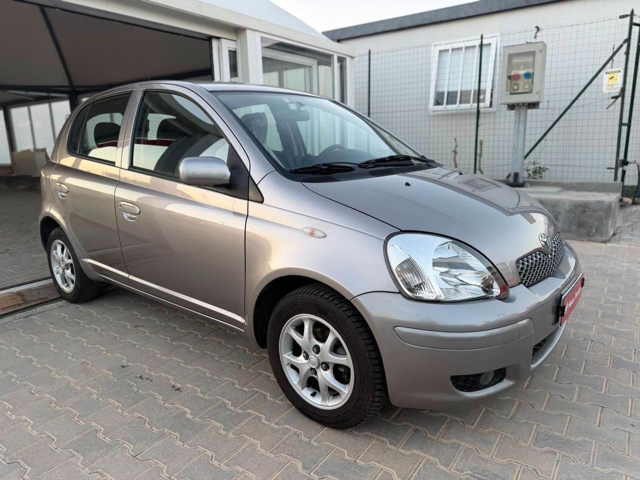 Toyota Yaris 1.4 D-4D 5 porte Sol OK NEOPATENTATI