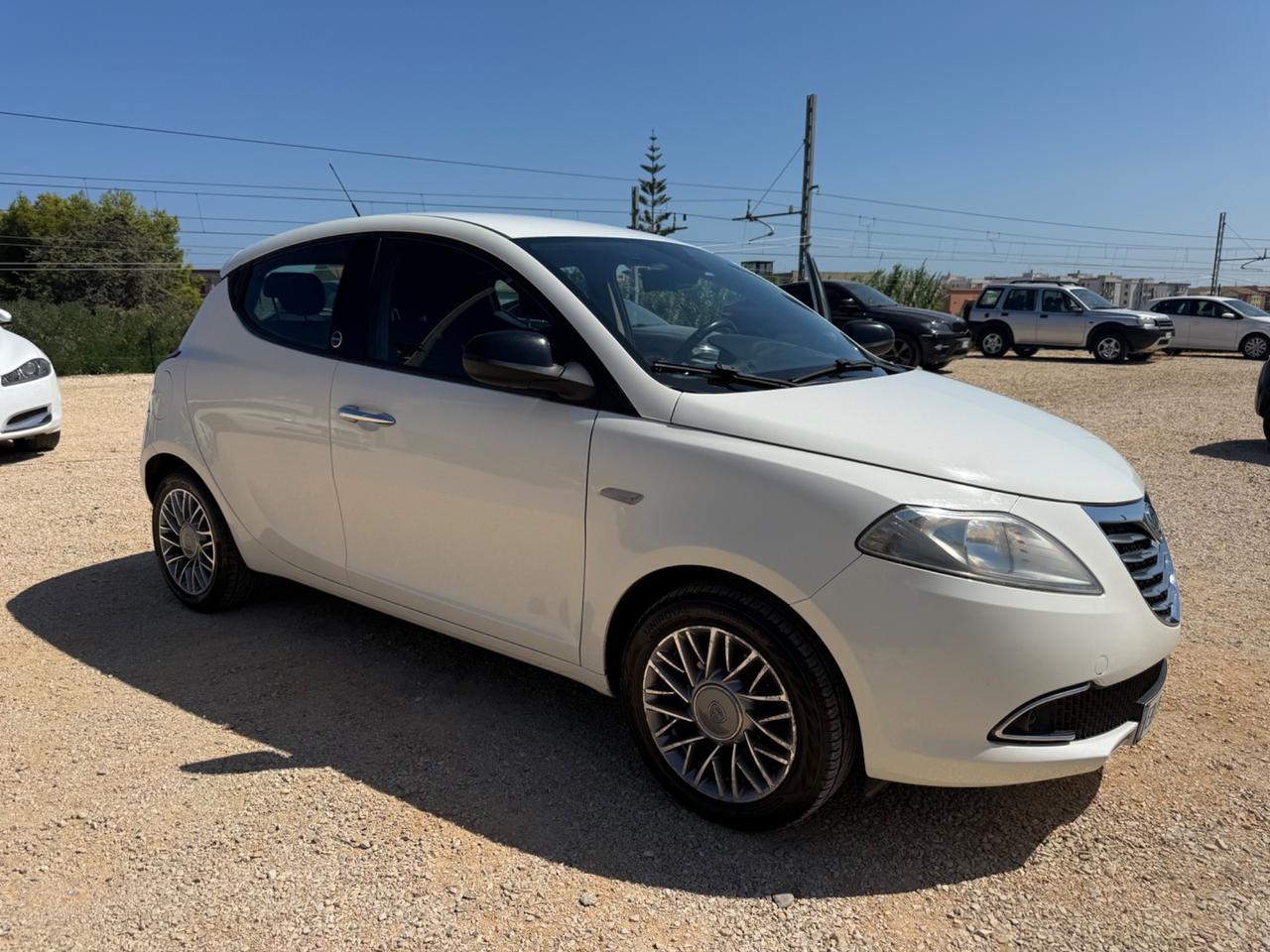Lancia Ypsilon 1.2 69 CV 5 porte GPL 3.999€
