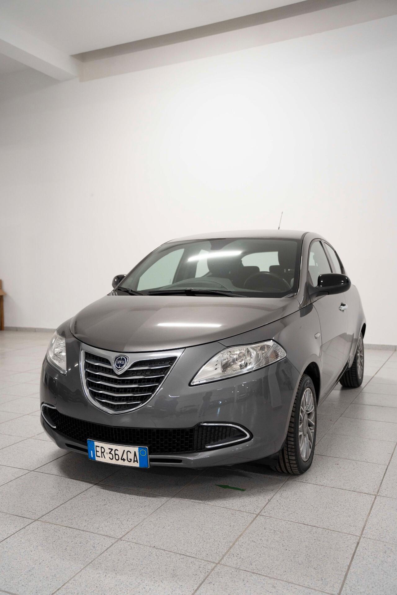 Lancia Ypsilon 1.2 69 CV 5 porte S&S Gold