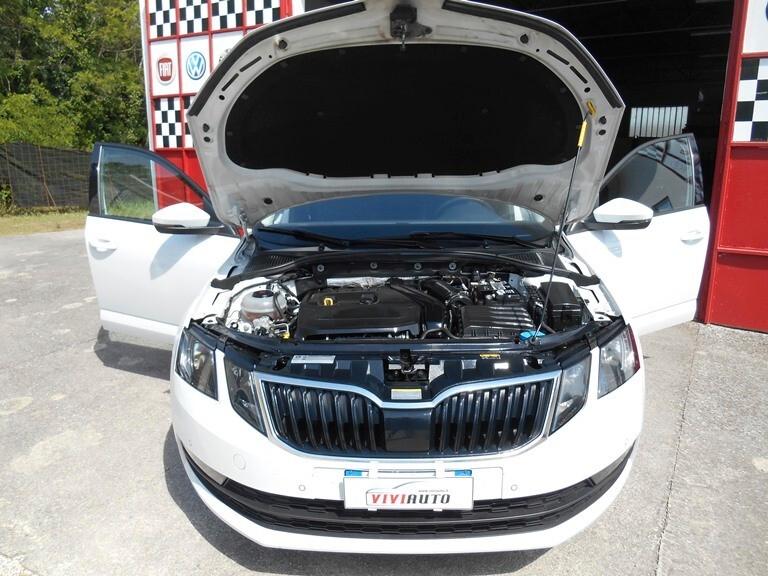 Skoda Octavia 1.5 DSG Wagon Executive METANO