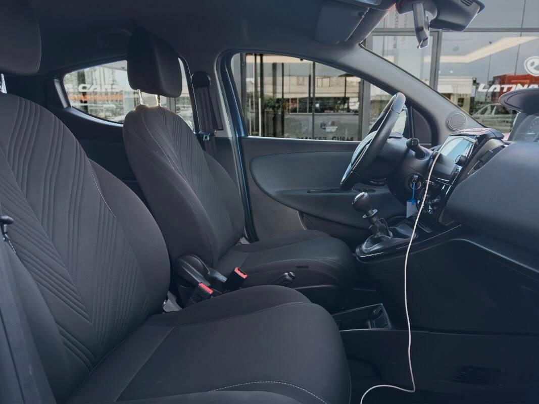 Lancia Ypsilon III 1.0 firefly hybrid Gold s&s 70cv Con CARPLAY