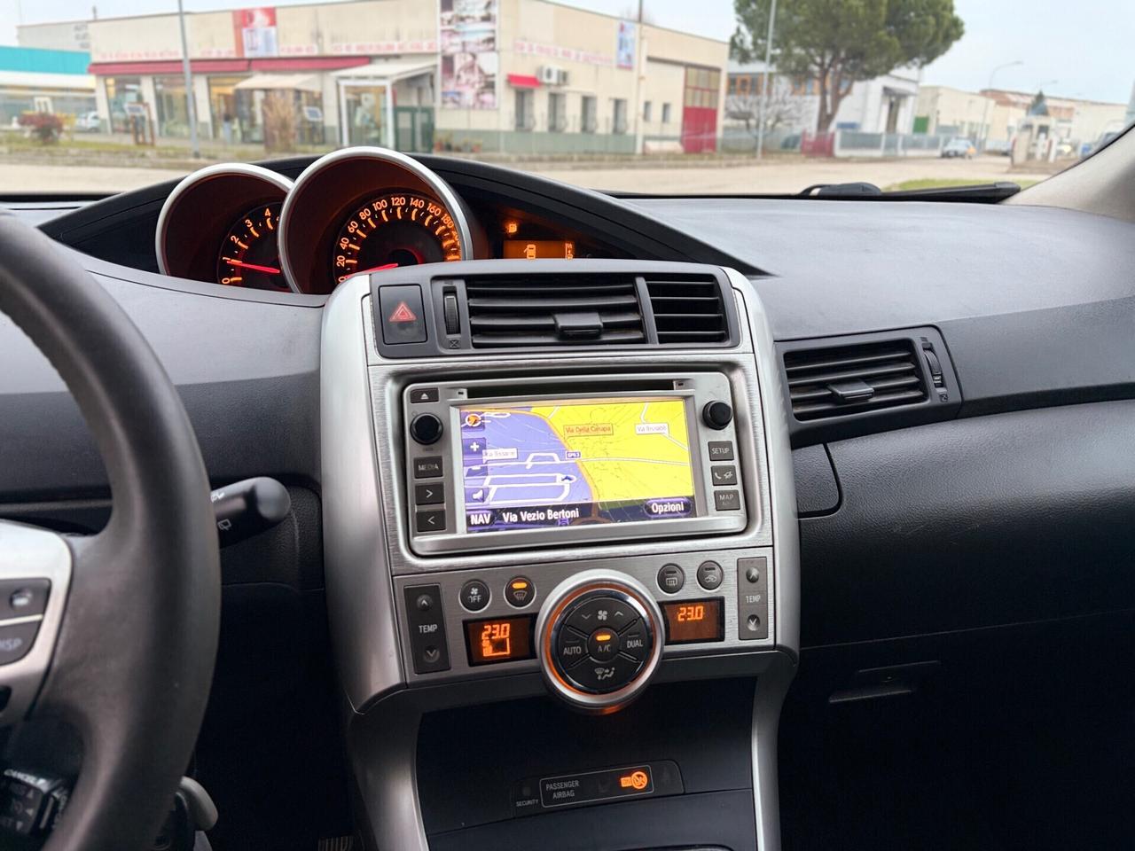 Toyota Verso 2.0 diesel 2012 7 posti Gancio Traino