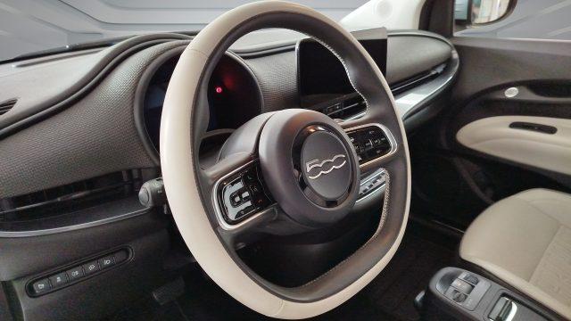 FIAT 500e Berlina 42 kWh La Prima