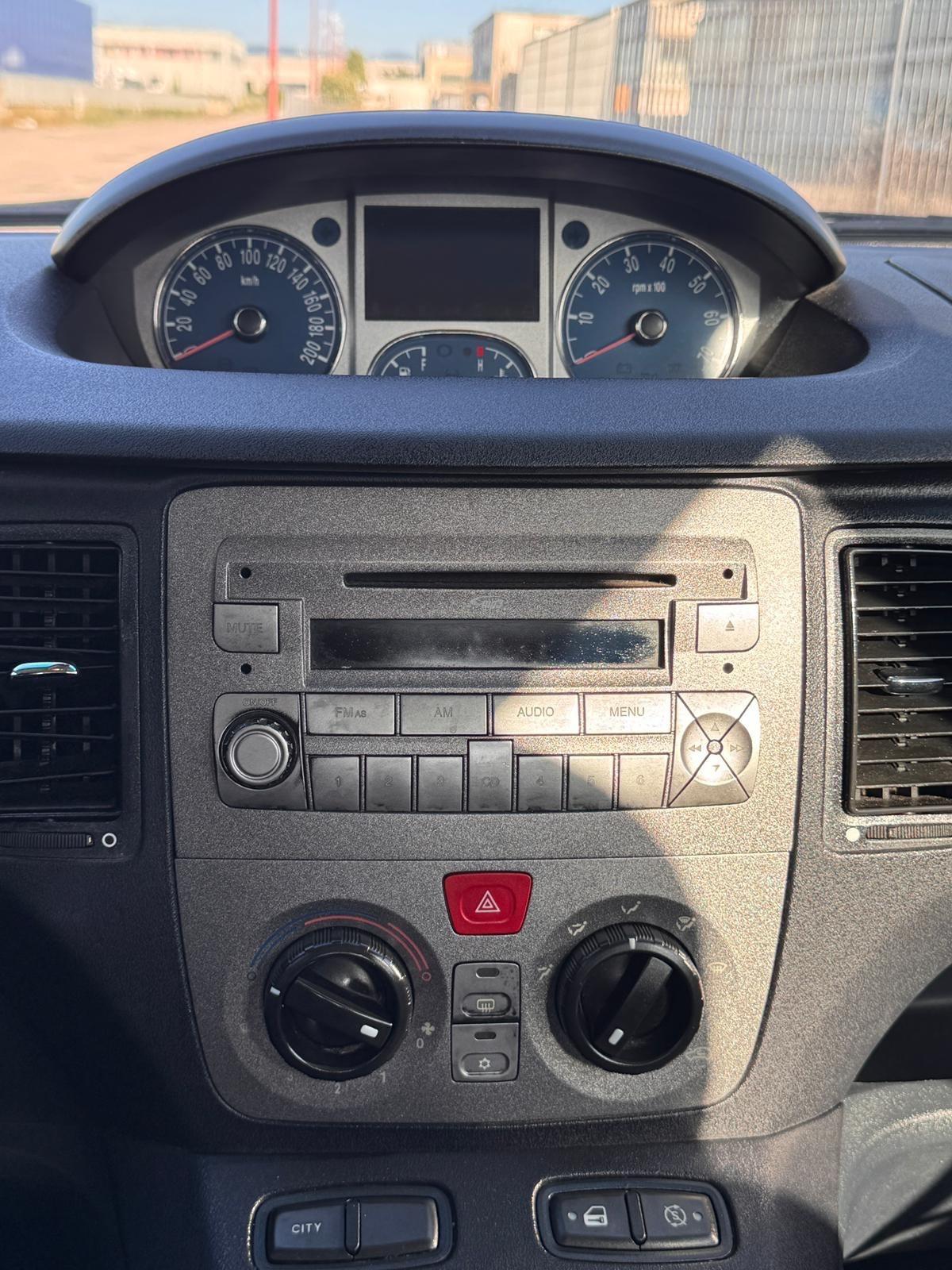 Lancia MUSA 1.3 Mjt S&S DPF Poltrona Frau 134000 KM
