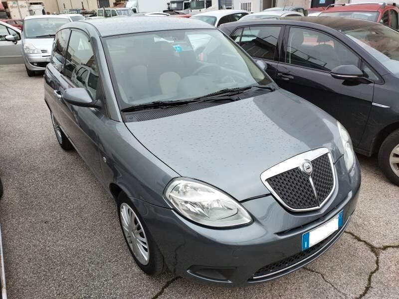Lancia Ypsilon 1.4 Oro Giallo