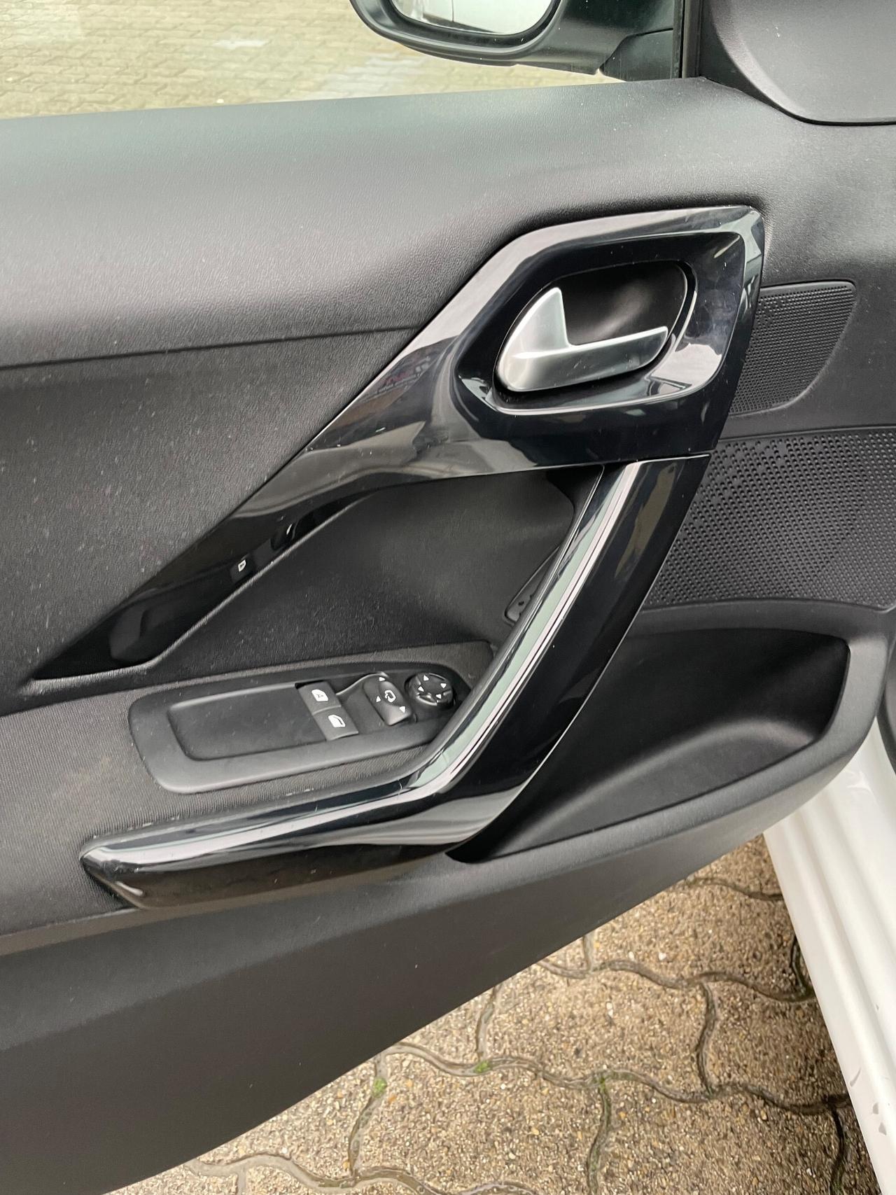 Peugeot 208 BlueHDi 75 5 porte Allure