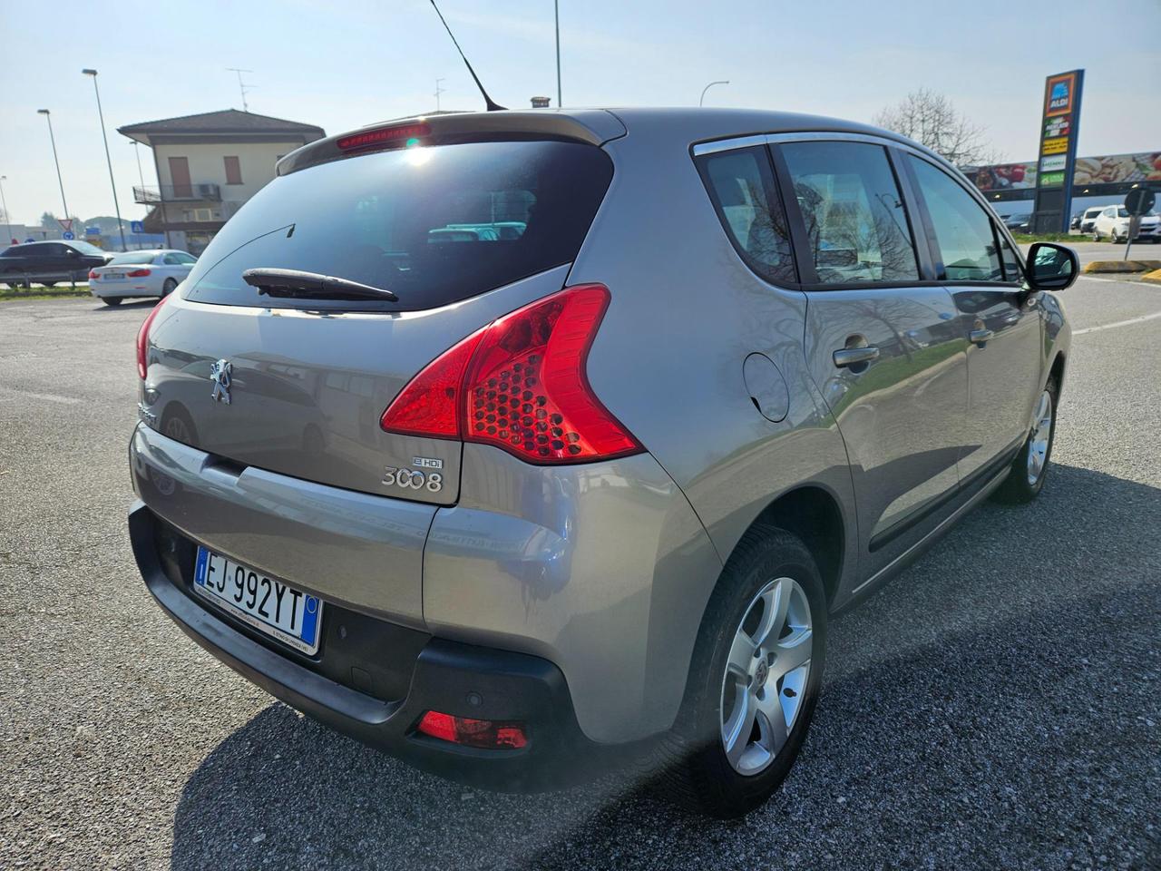 Peugeot 3008 3008 1.6 e-hdi 8v Access (premium) s&s 112cv robot