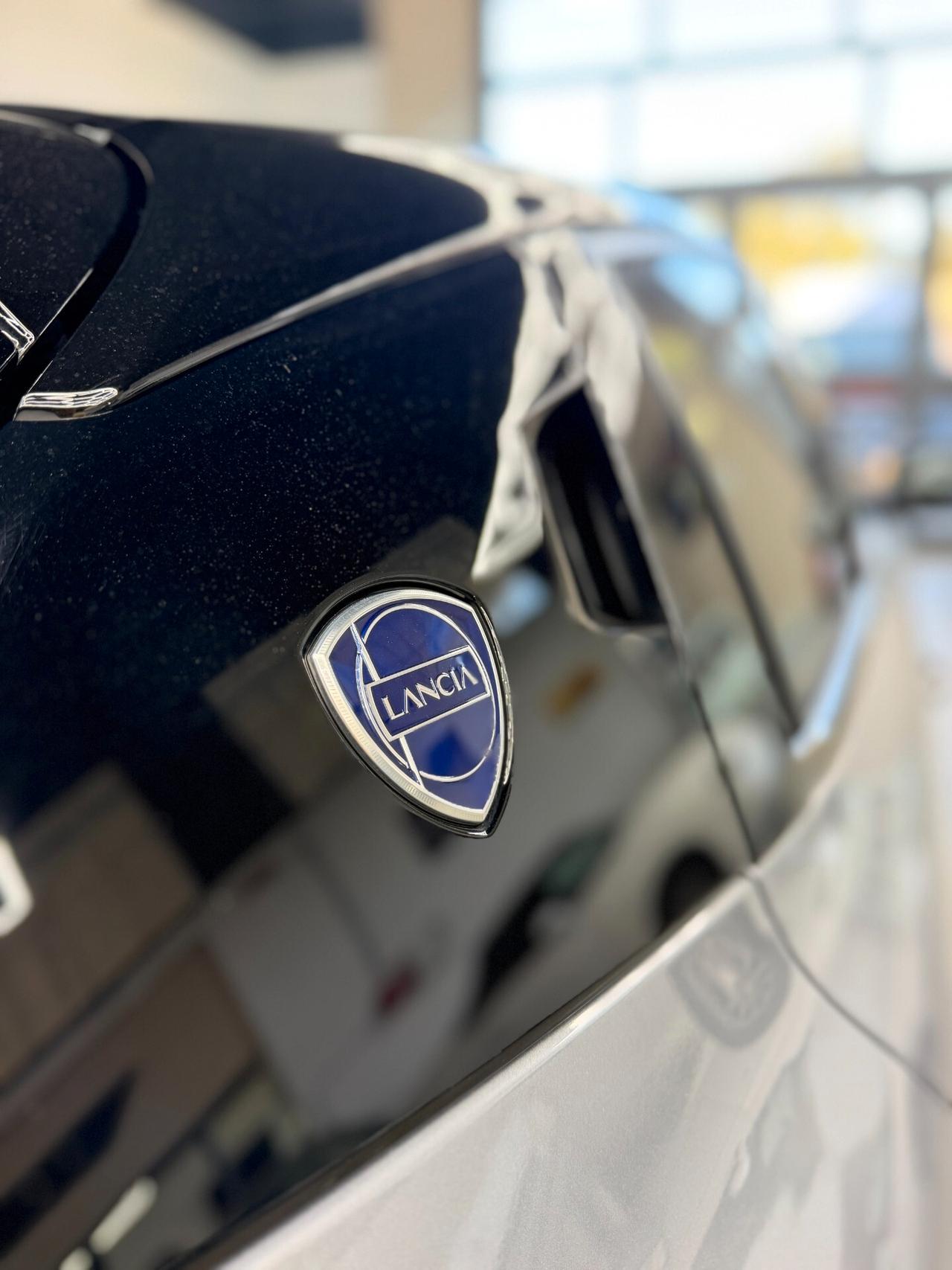 Lancia Ypsilon Hybrid e-DCT LX