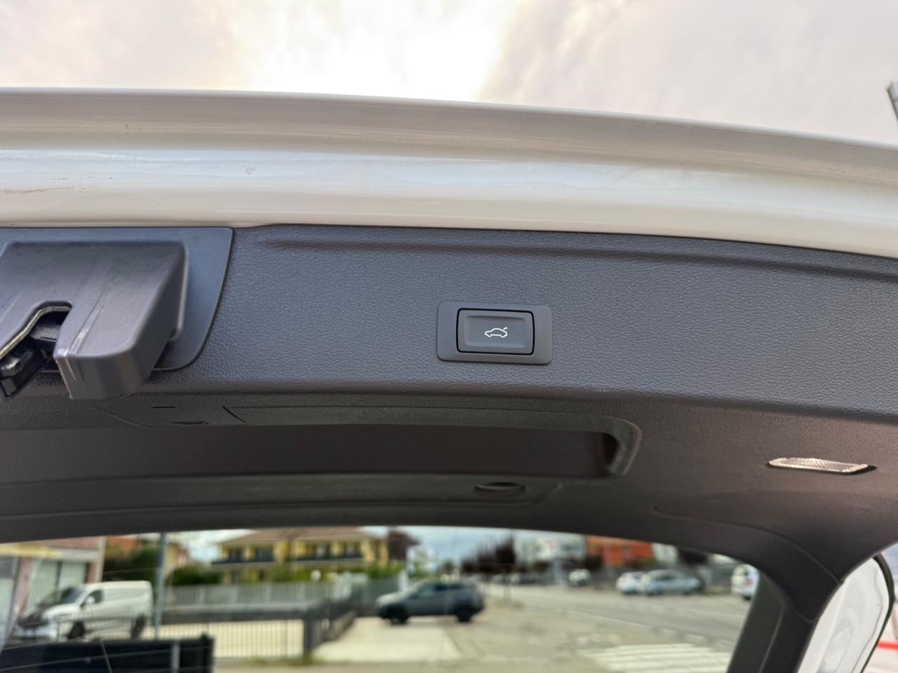 Audi A4 Avant 40 TDI quattro S tronic line edition