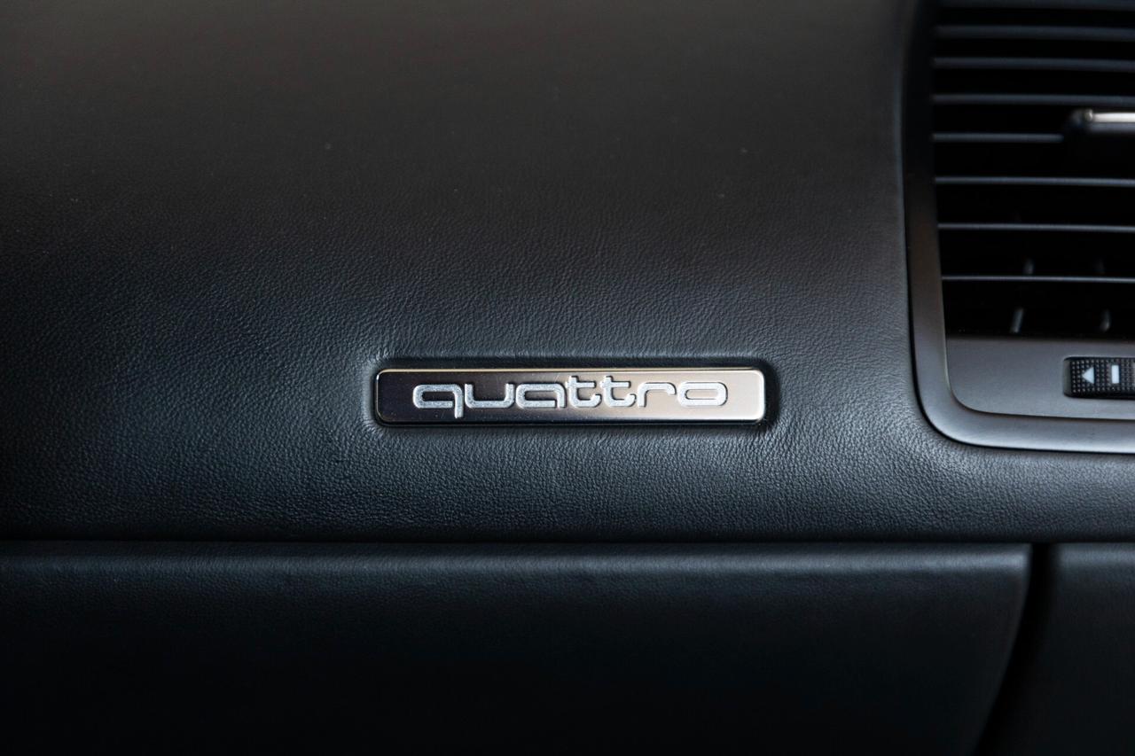 Audi R8 4.2 V8 FSI quattro