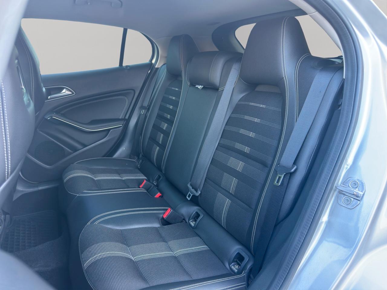 Mercedes-benz GLA 180 d Automatic Premium