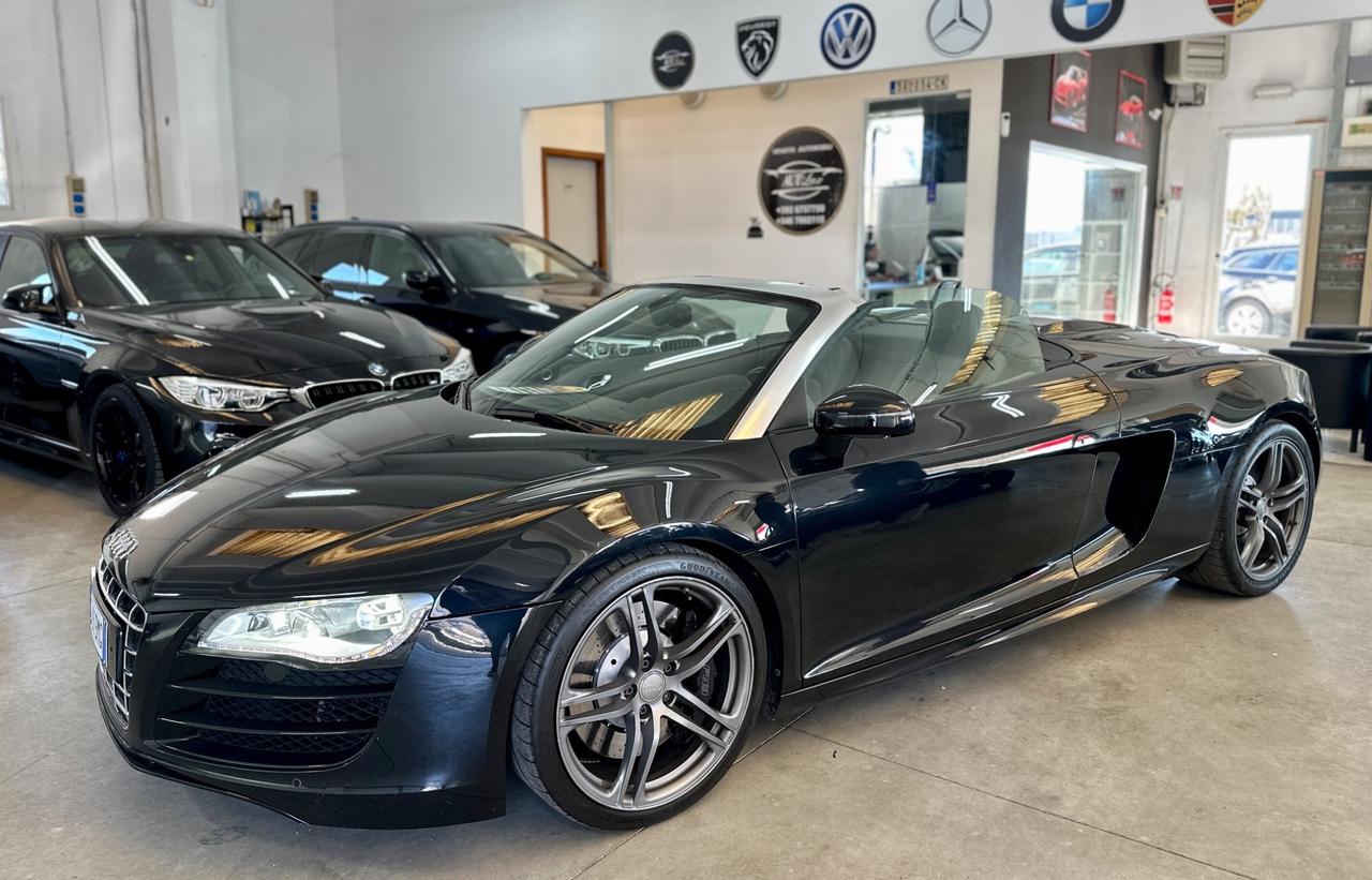 Audi R8 Spyder 5.2 V10 FSI quattro R tronic