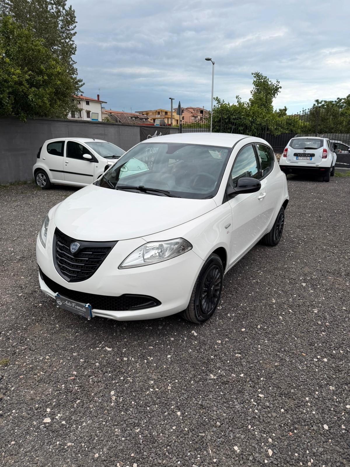 Lancia Ypsilon 0.9 TwinAir 85 CV 5 porte Metano Ecochic Gold