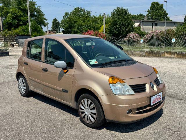 RENAULT Modus 1.2 16V Confort Privilège