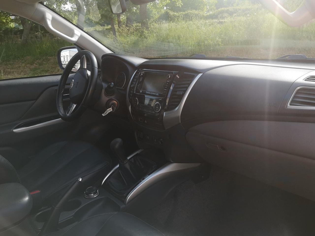 Mitsubishi L200 2.4 DI-D/181CV Double Cab Intense Hp Mivec SDA