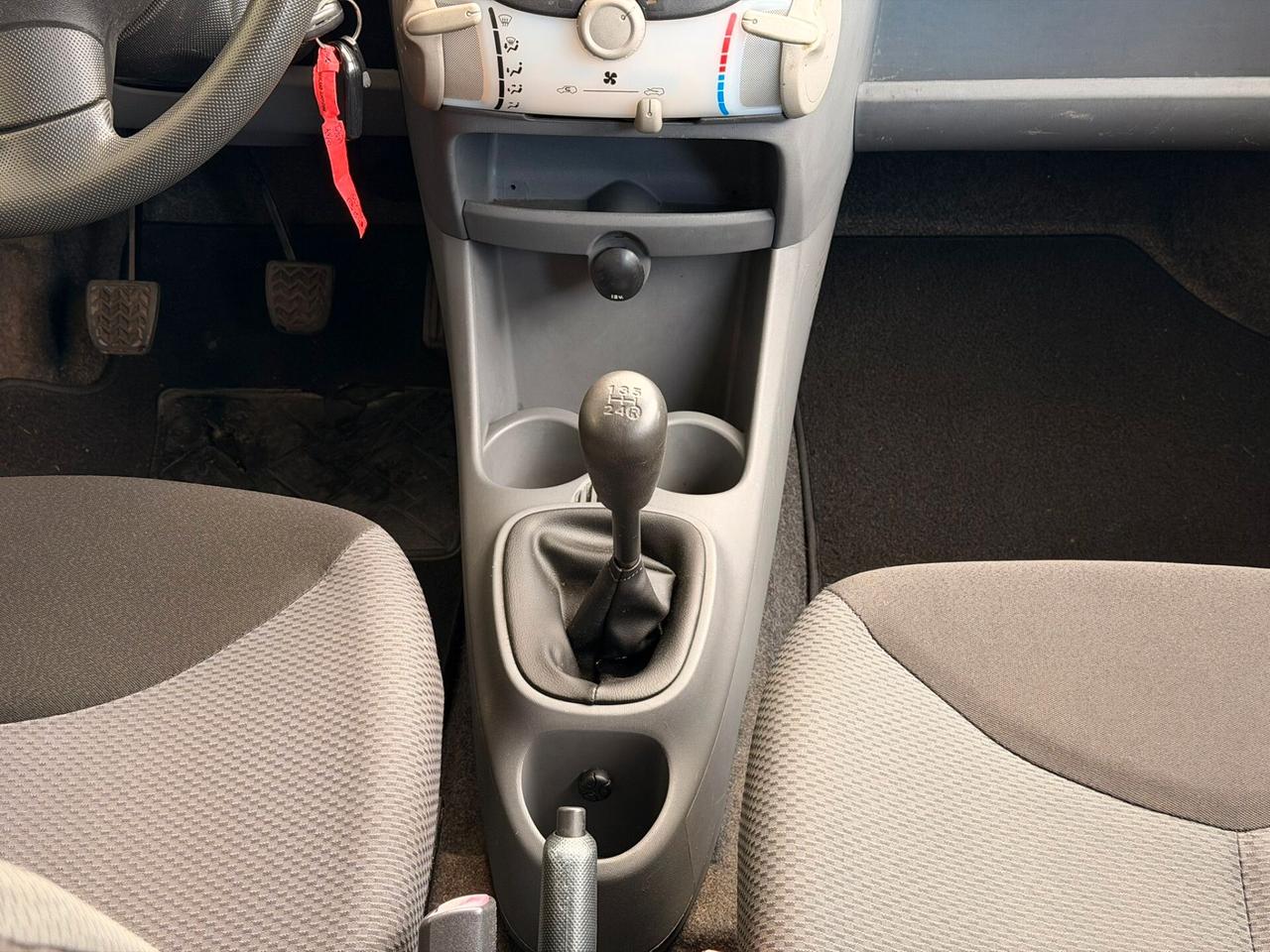 Toyota Aygo 1.0 12V VVT-i 5 porte Sol