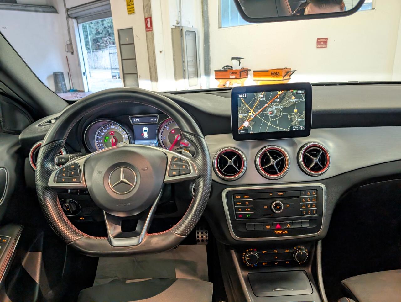 Mercedes-benz GLA 200 d Automatic Premium