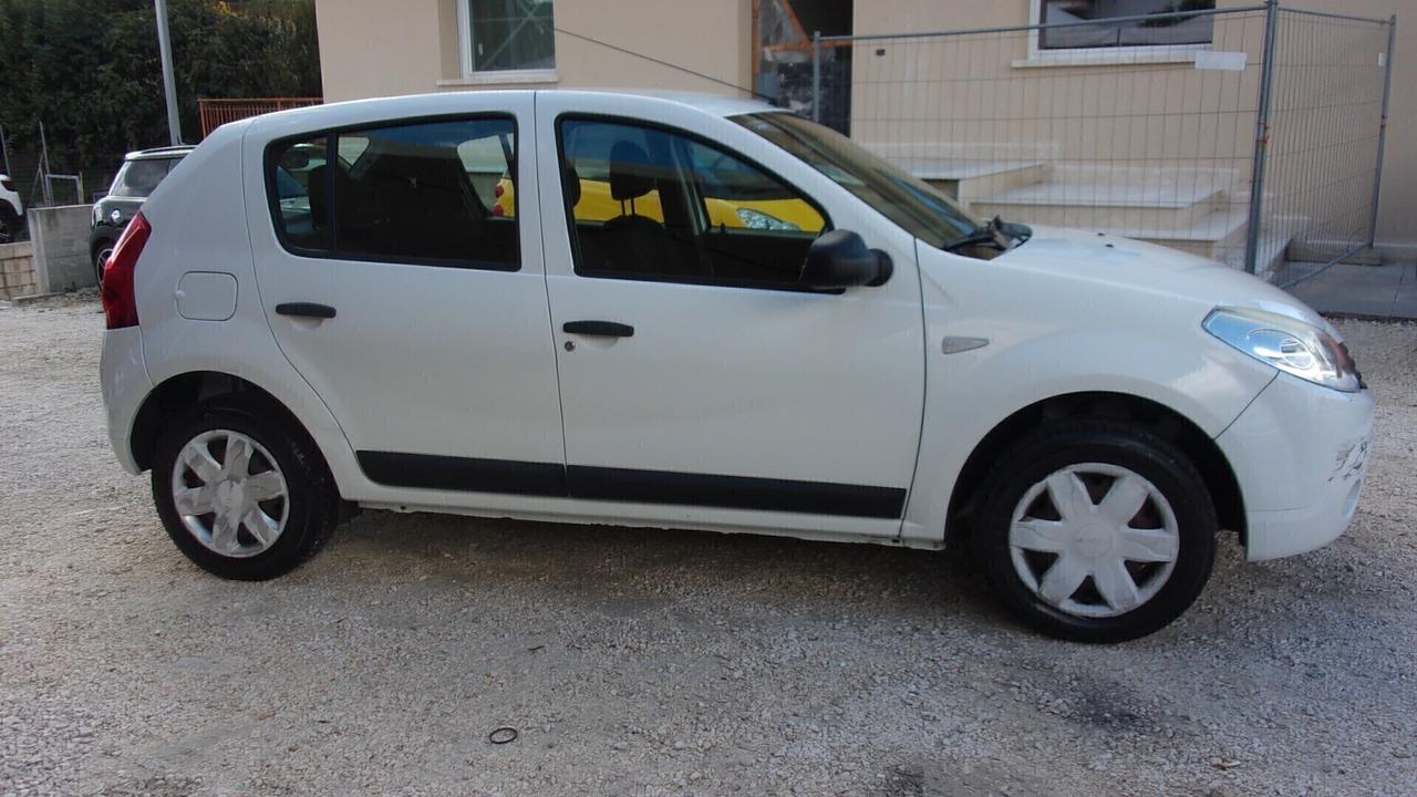 Dacia Sandero 1.2 16V GPL 75CV Story