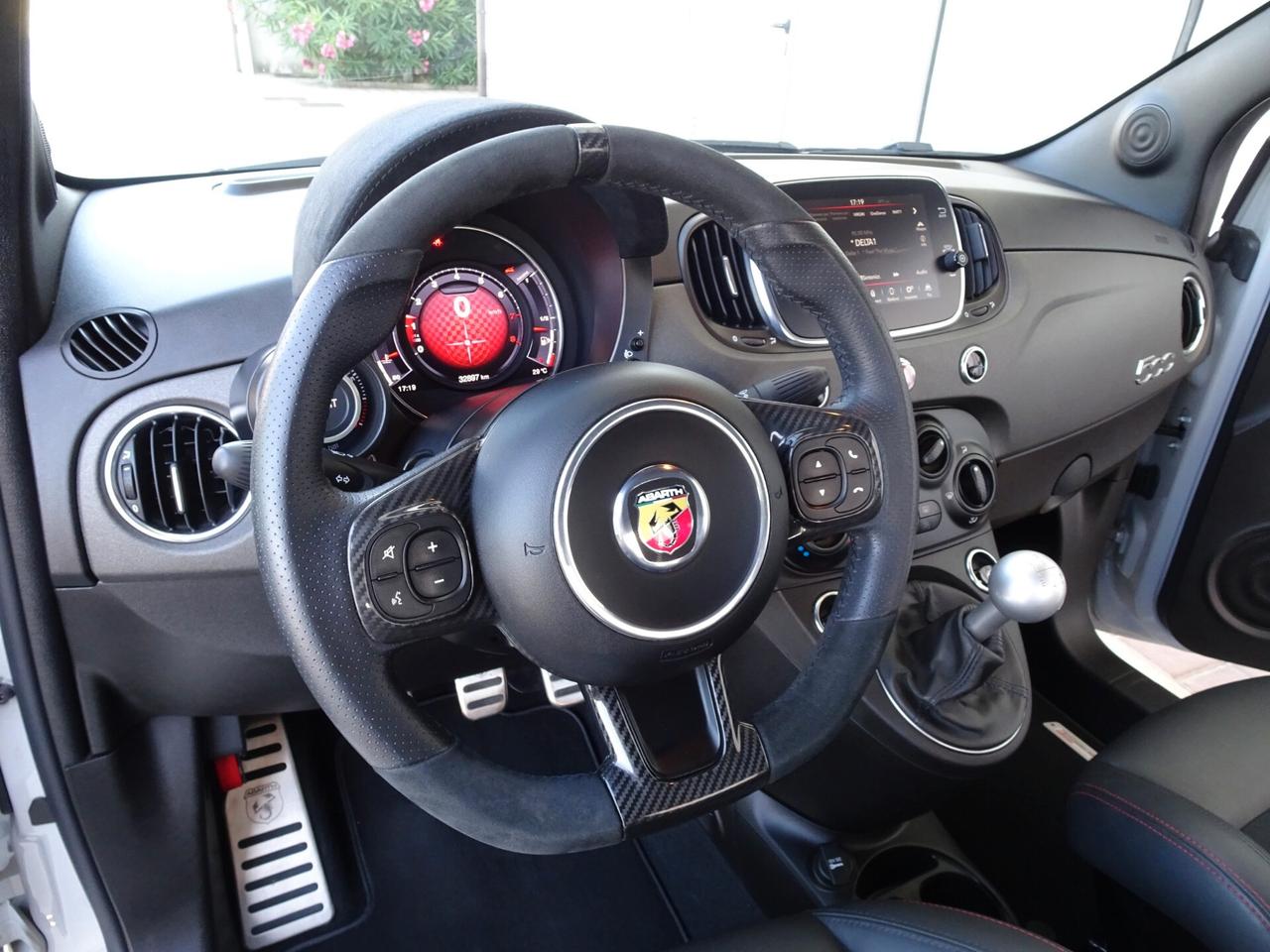 ABARTH 595 esseesse 70th 180CV AKRAPOVIC/CARPLAY