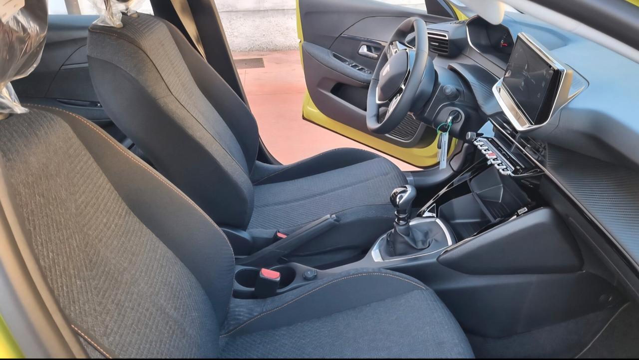 Peugeot 208 1.2 PURETECH STYLE S&S KM ZERO 100 CV PER NEOPATENTATI