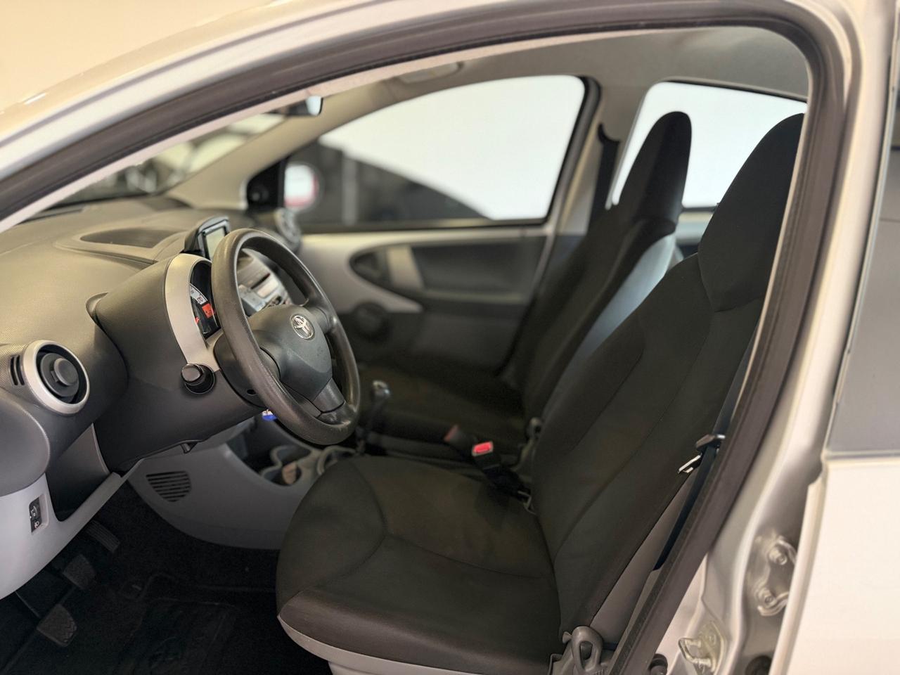 Toyota Aygo 1.0 12V VVT-i 5 porte Now Connect