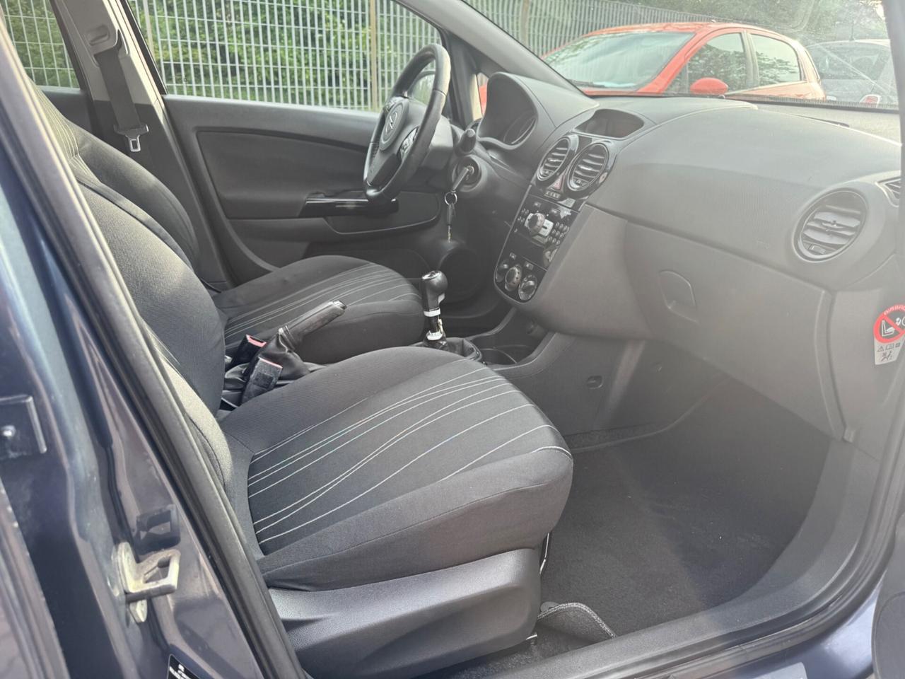 Opel Corsa 1.2 5 porte Cosmo