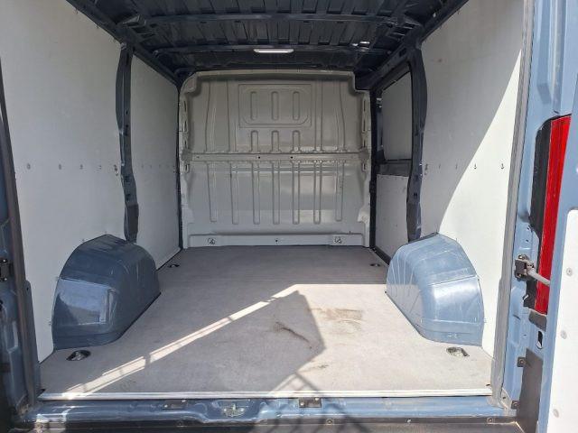 PEUGEOT Boxer 330 2.2 BlueHDi 120 S&S PC-TM Furgone
