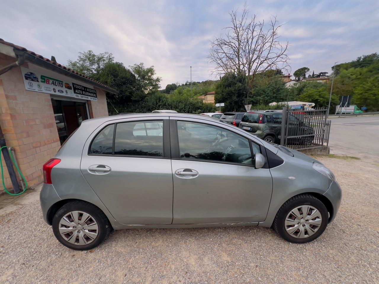 Toyota Yaris 1.0 5 porte