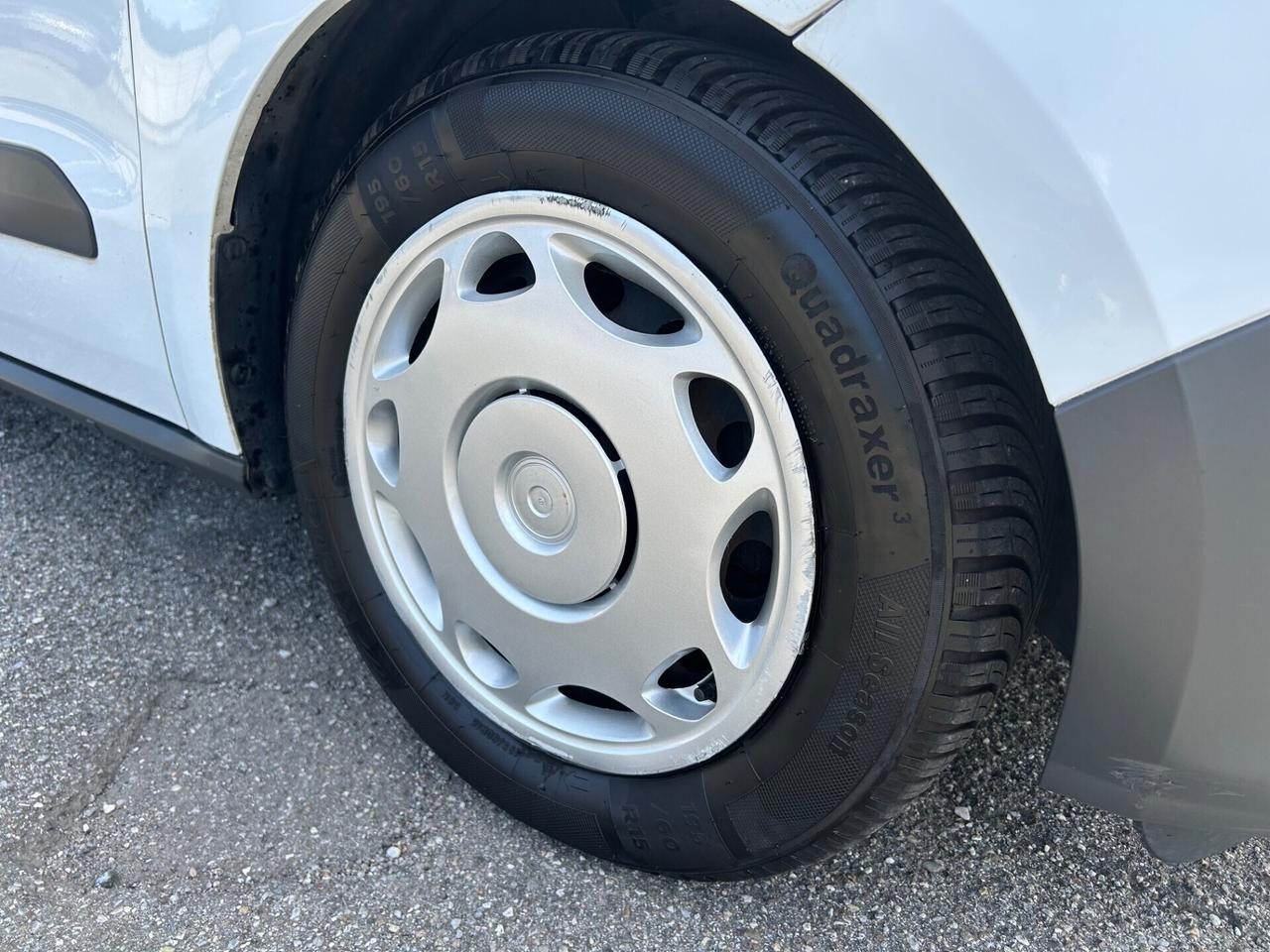 Ford Transit Courier 1.5 TDCi 75CV Van Trend