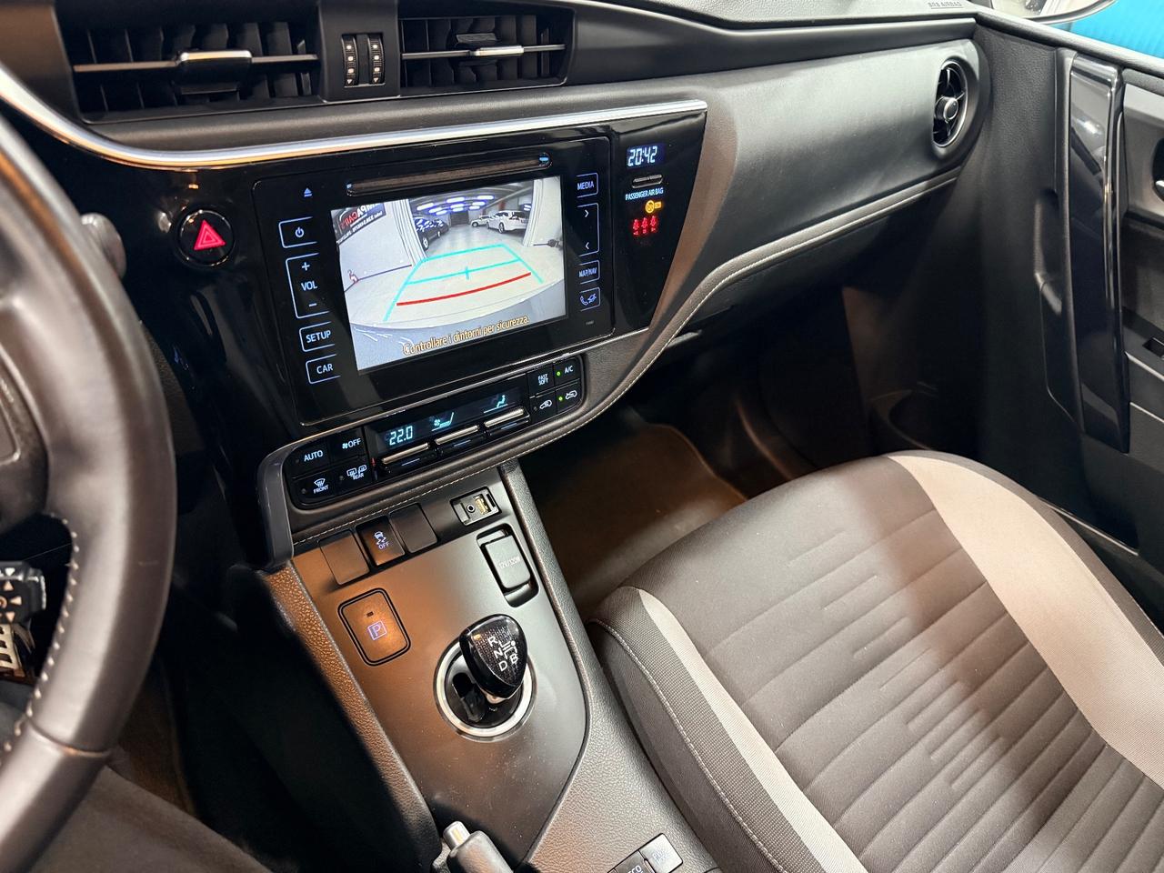 Toyota Auris 1.8 Hybrid Lounge