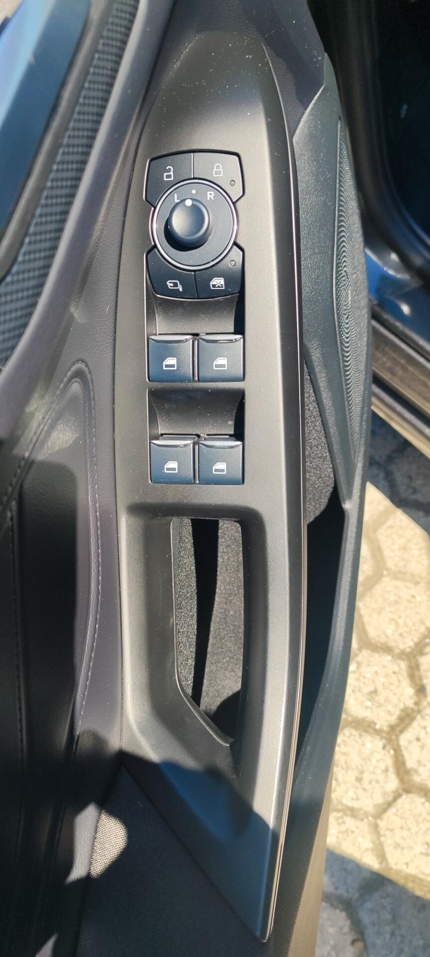 Ford Focus 1.0 EcoBoost Hybrid 125 CV 5p. ST-Line