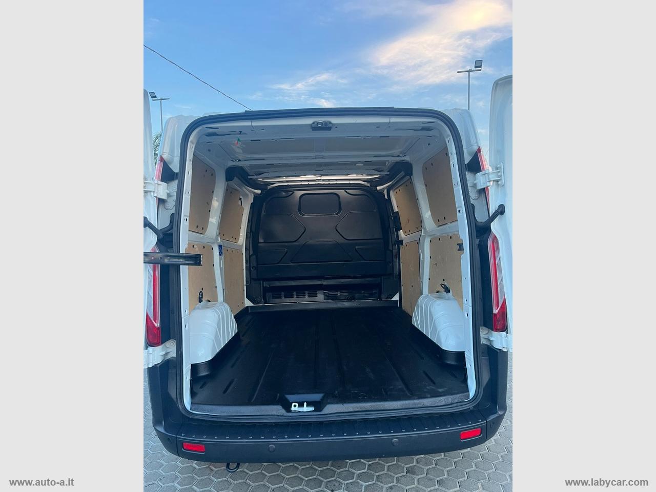 TRANSIT CUSTOM 2.0 TDCi 130 CV FURGONE 3 POSTI