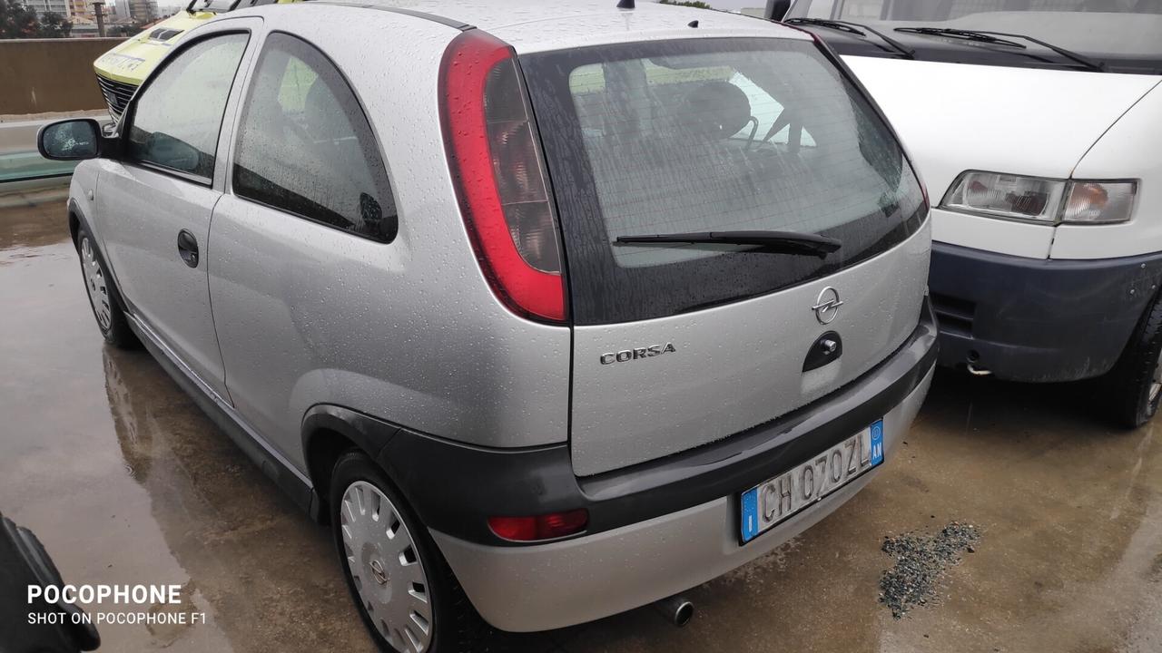 Opel Corsa 1.0 benzina neopatentati 2003