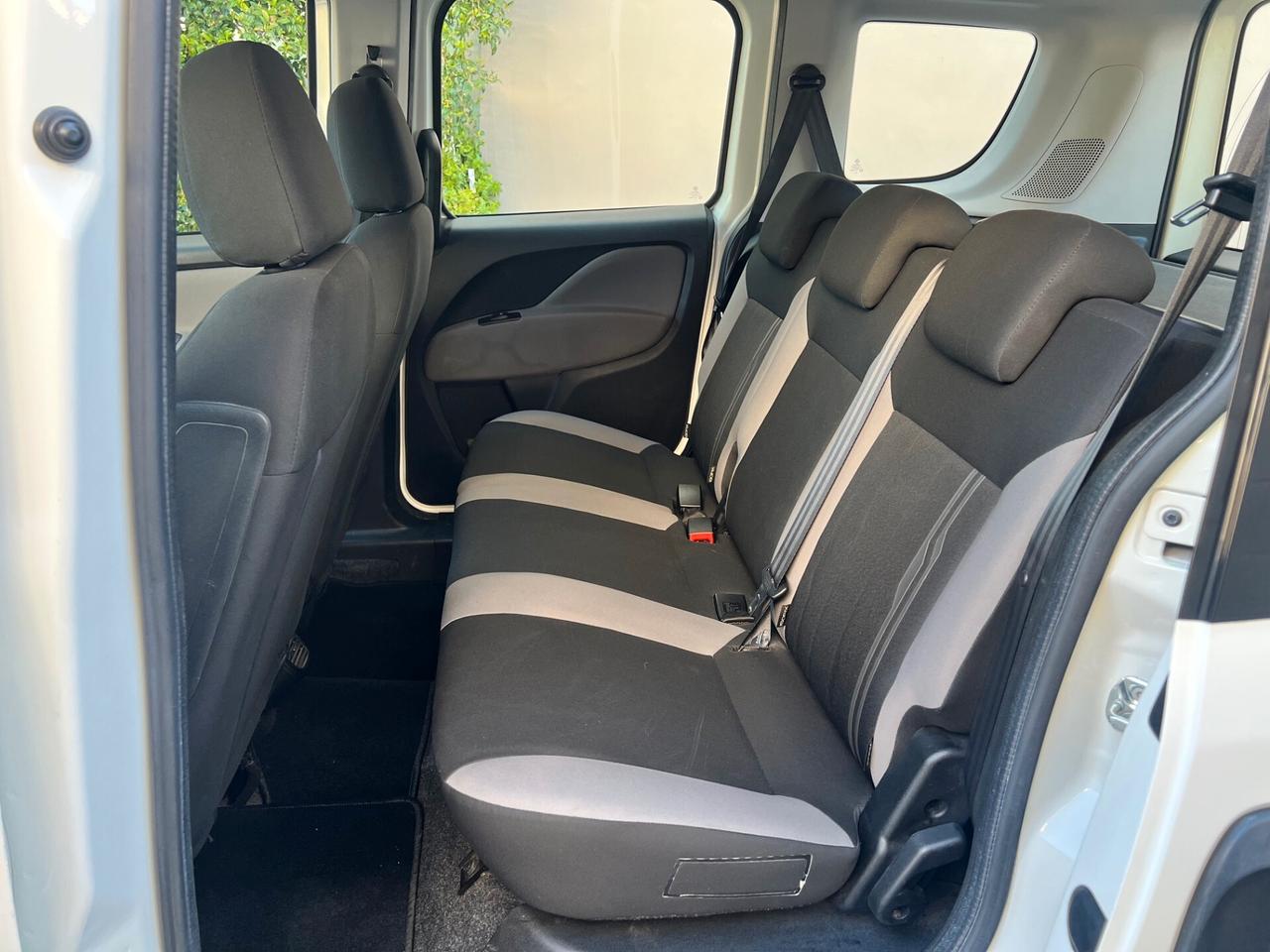 Fiat Doblo 1.6 mjt 16v POP STAR 120cv AUTOVETTURA CLIMA/TEL.