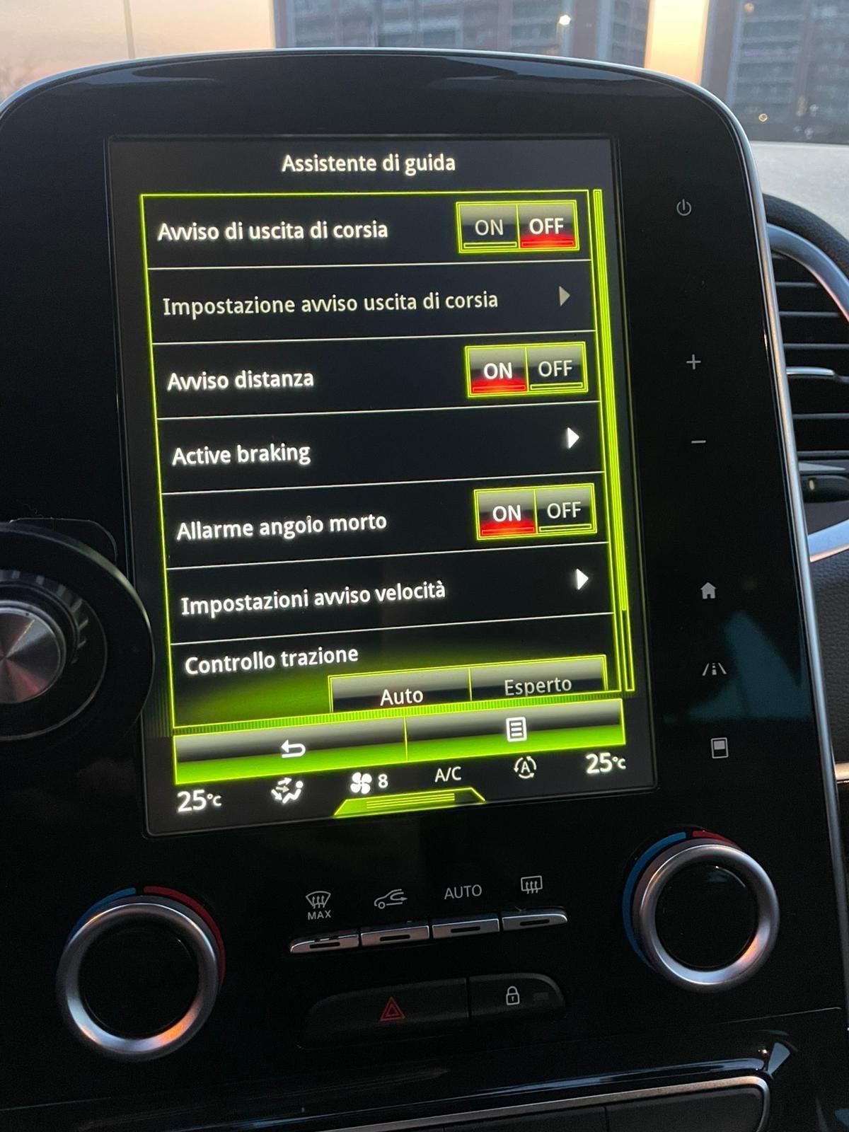 Renault Espace dCi 160CV EDC Energy Initiale Paris 4Control