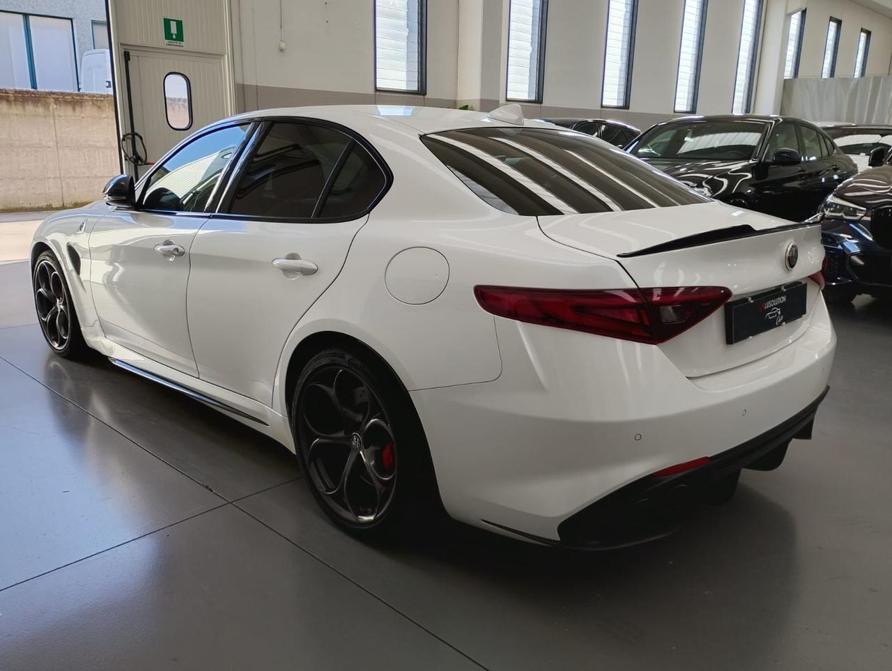 Alfa Romeo Giulia 2.9 V6 Bi-Turbo AT8 Quadrifoglio