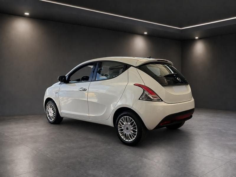 Lancia Ypsilon 1.0 FireFly 70cv S&S Hybrid SILVER