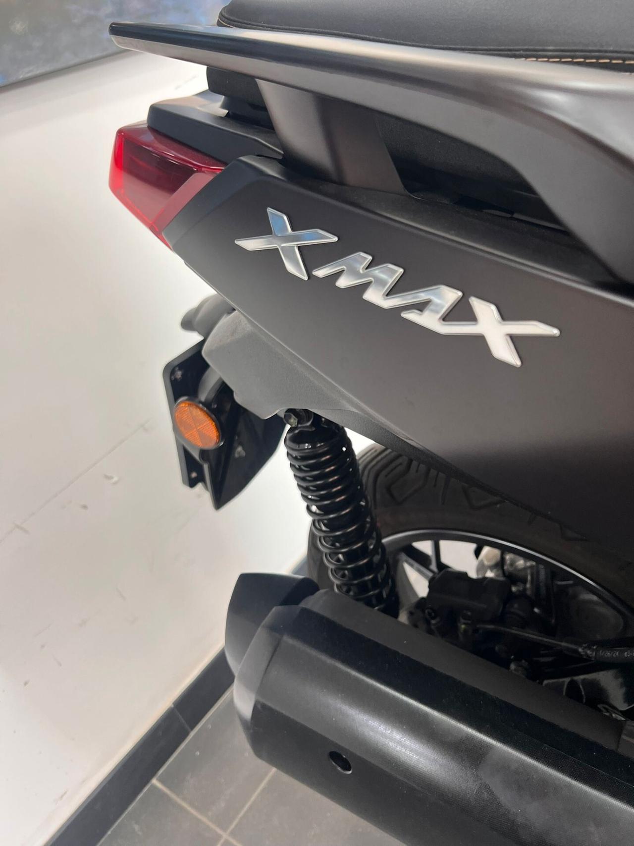 Yamaha X-Max 300