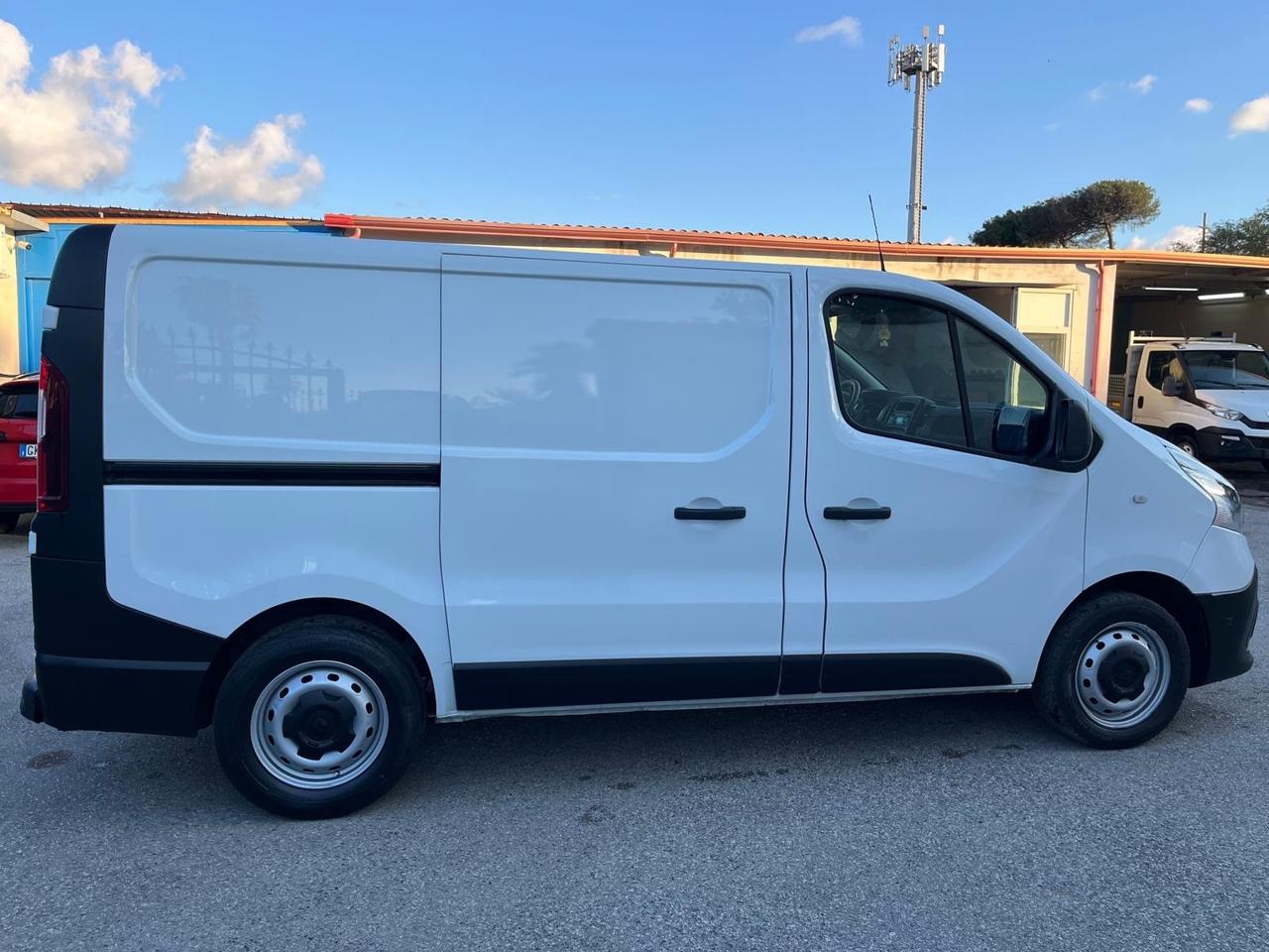 Renault trafic cargo 2.0 dci -2022