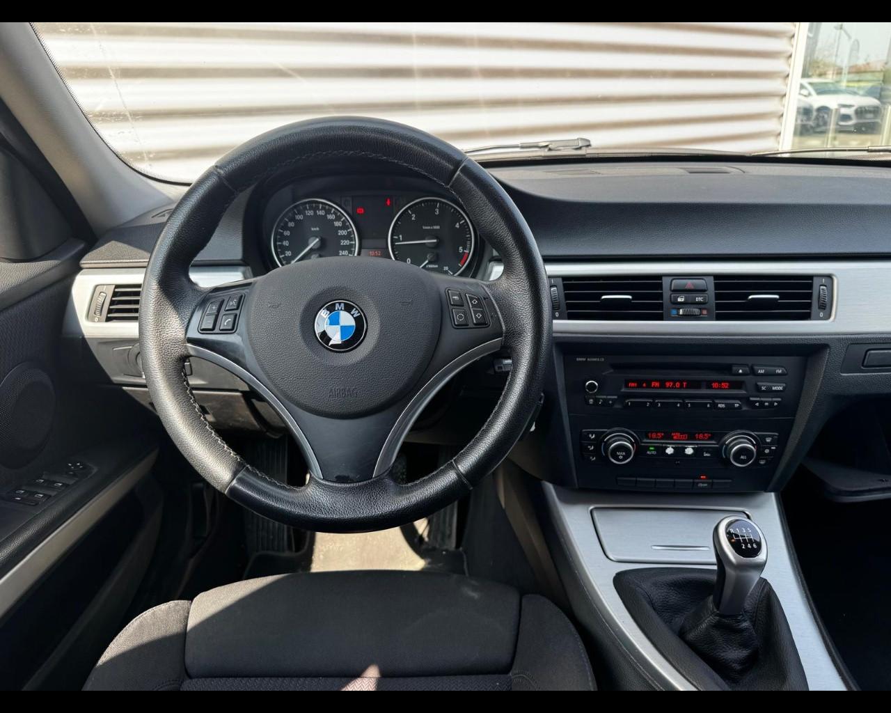 BMW 320D TOURING ATTIVA
