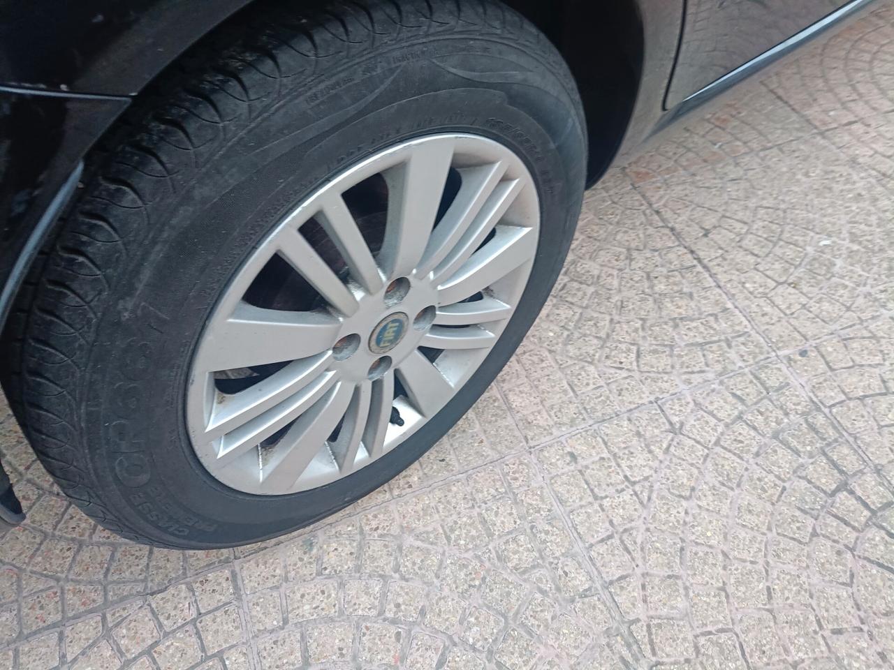 FIAT GRANDE PUNTO 1.2 -VISTA E PIACIUTA -Euro 1490