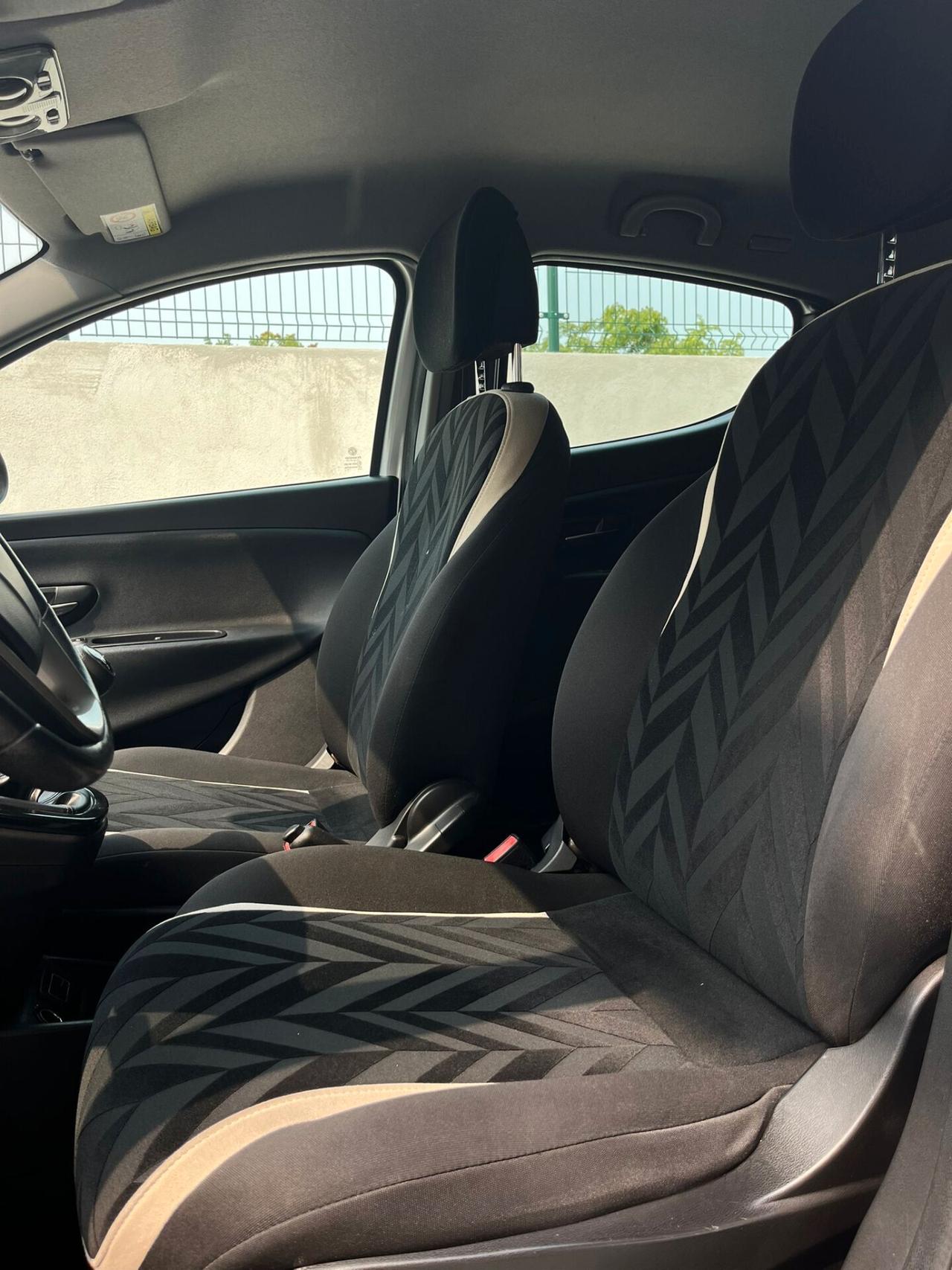 Lancia Ypsilon 1.3 MJT 16V 95 CV 5 porte S&S PLATINUM