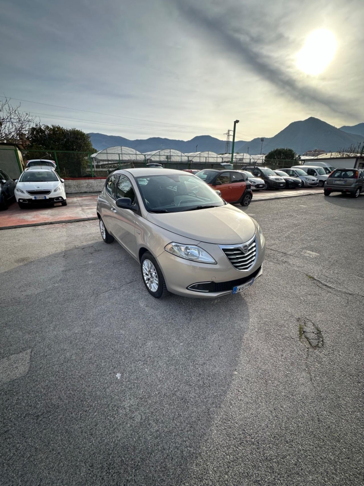 Lancia Ypsilon 0.9 TwinAir 85 CV 5 porte Metano Ecochic Gold