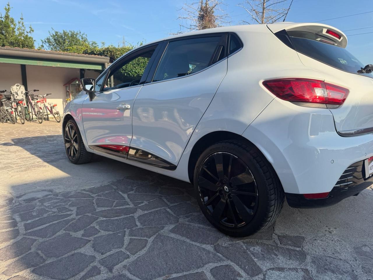 Renault Clio 0.9 TCe 12V 90CV 5 porte Costume National neopatentati