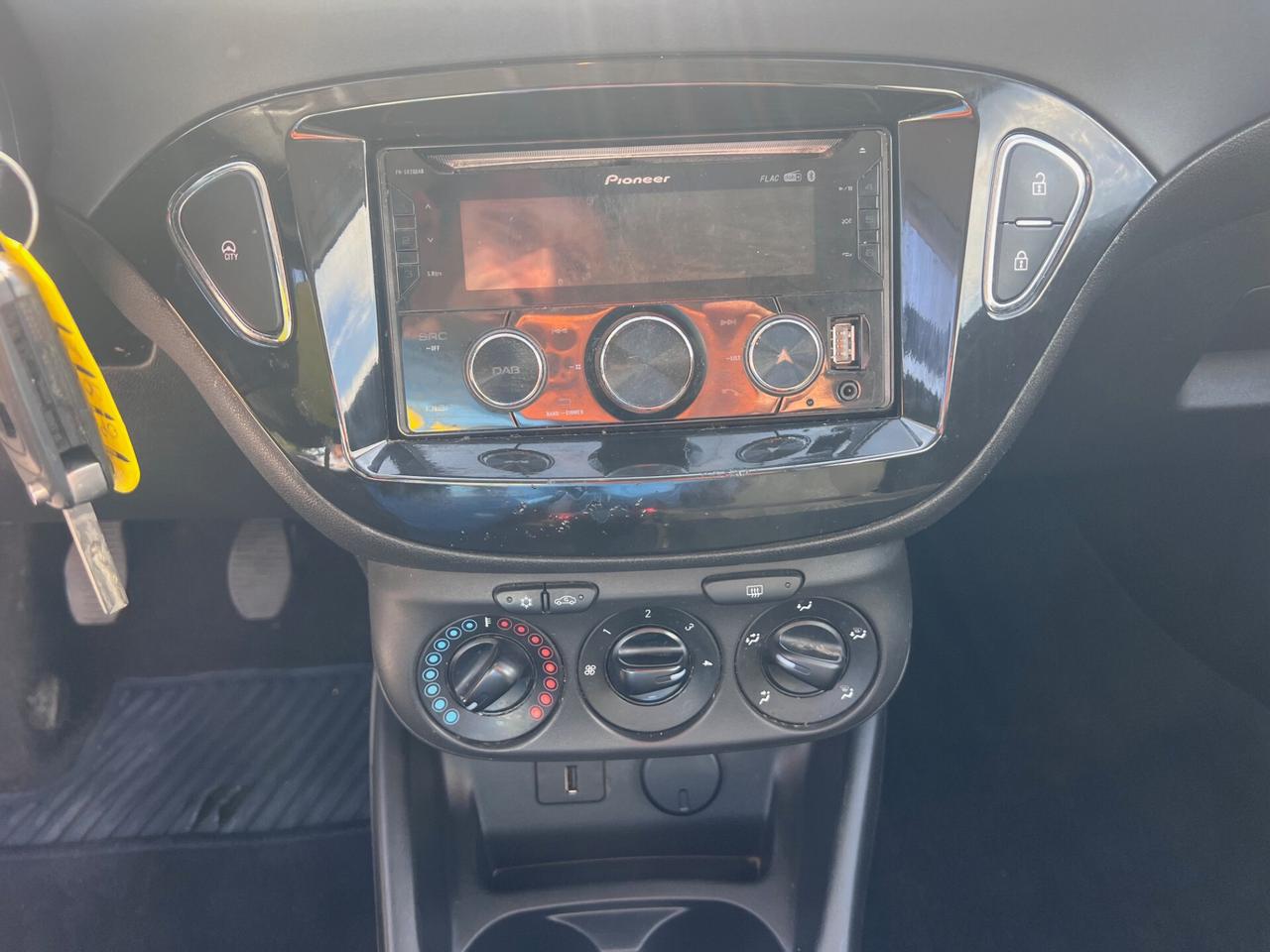 Opel Corsa 1.2 Coupé