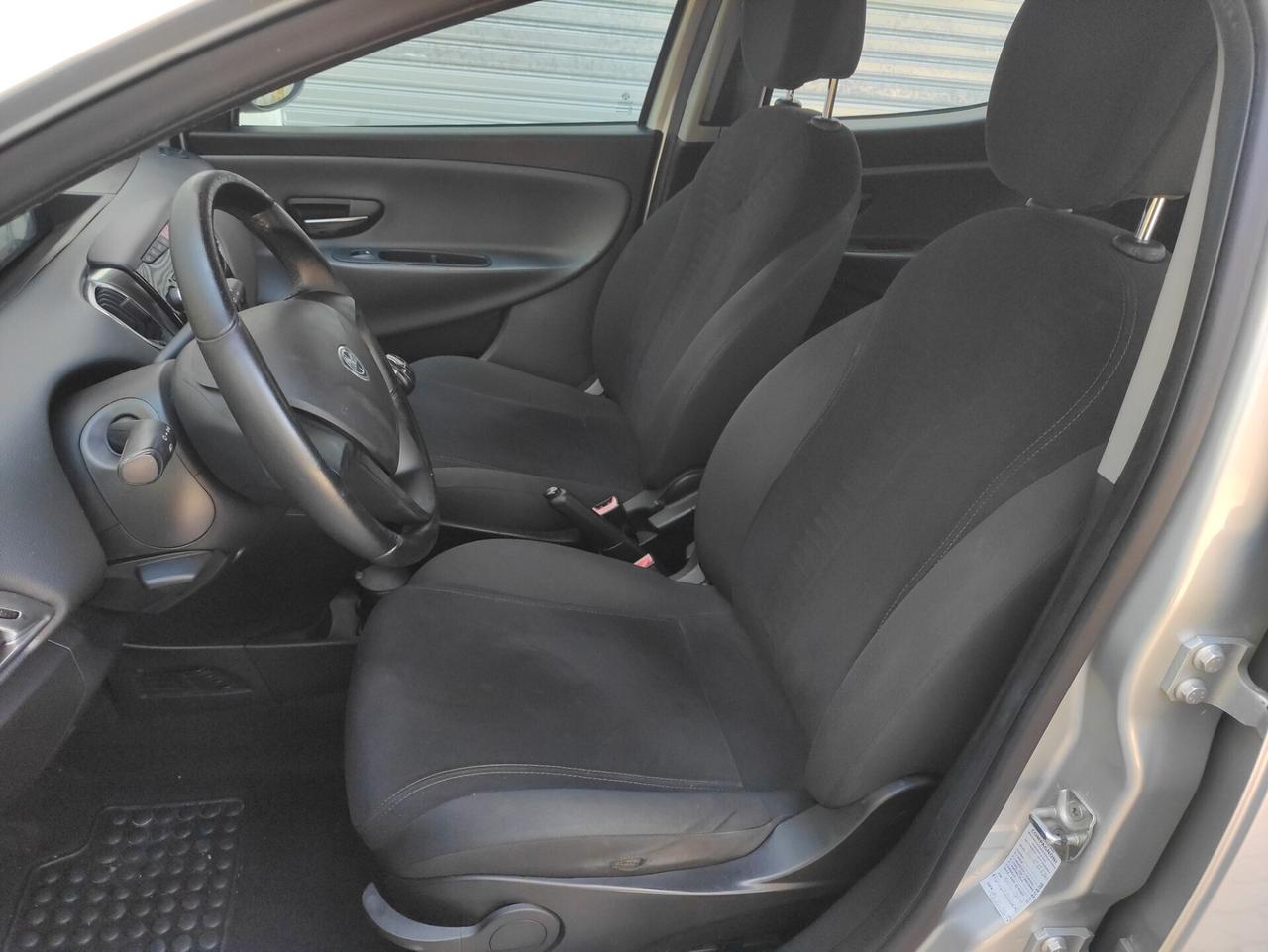 Lancia Ypsilon 1.3 MJT 16V 5 porte