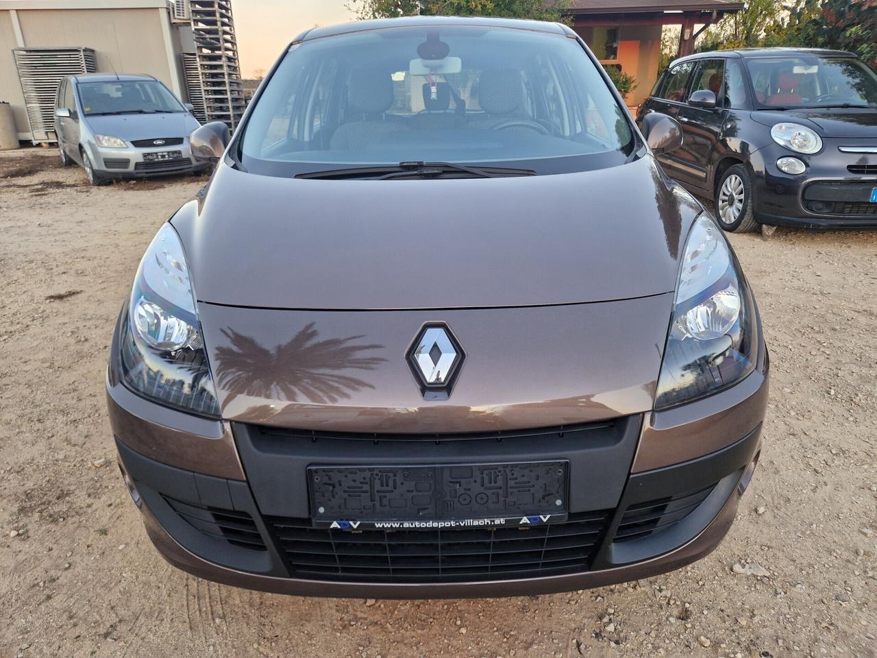 Renault Scenic X-Mod 1.5 dCi Luxe - 2011