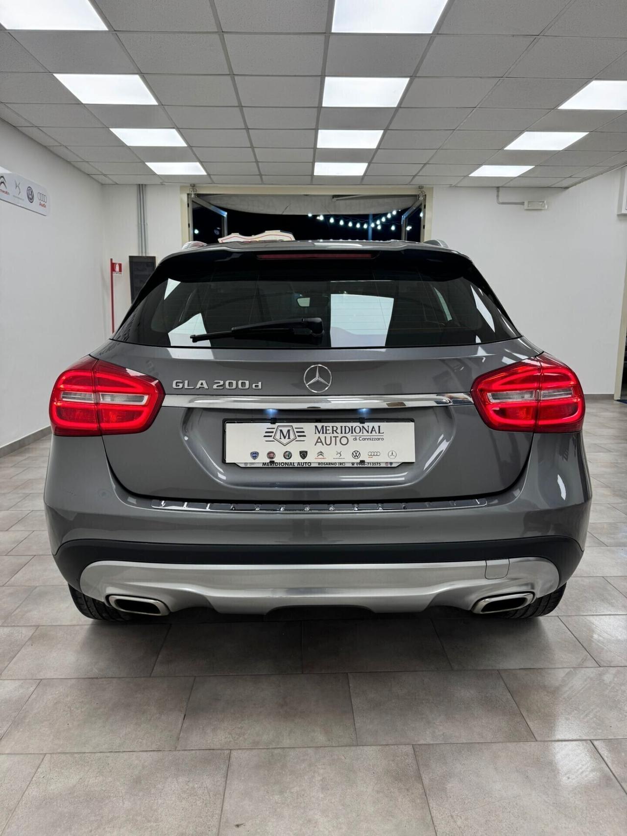 MERCEDES-BENZ GLA 200 D AUTOMATC PREMIUM