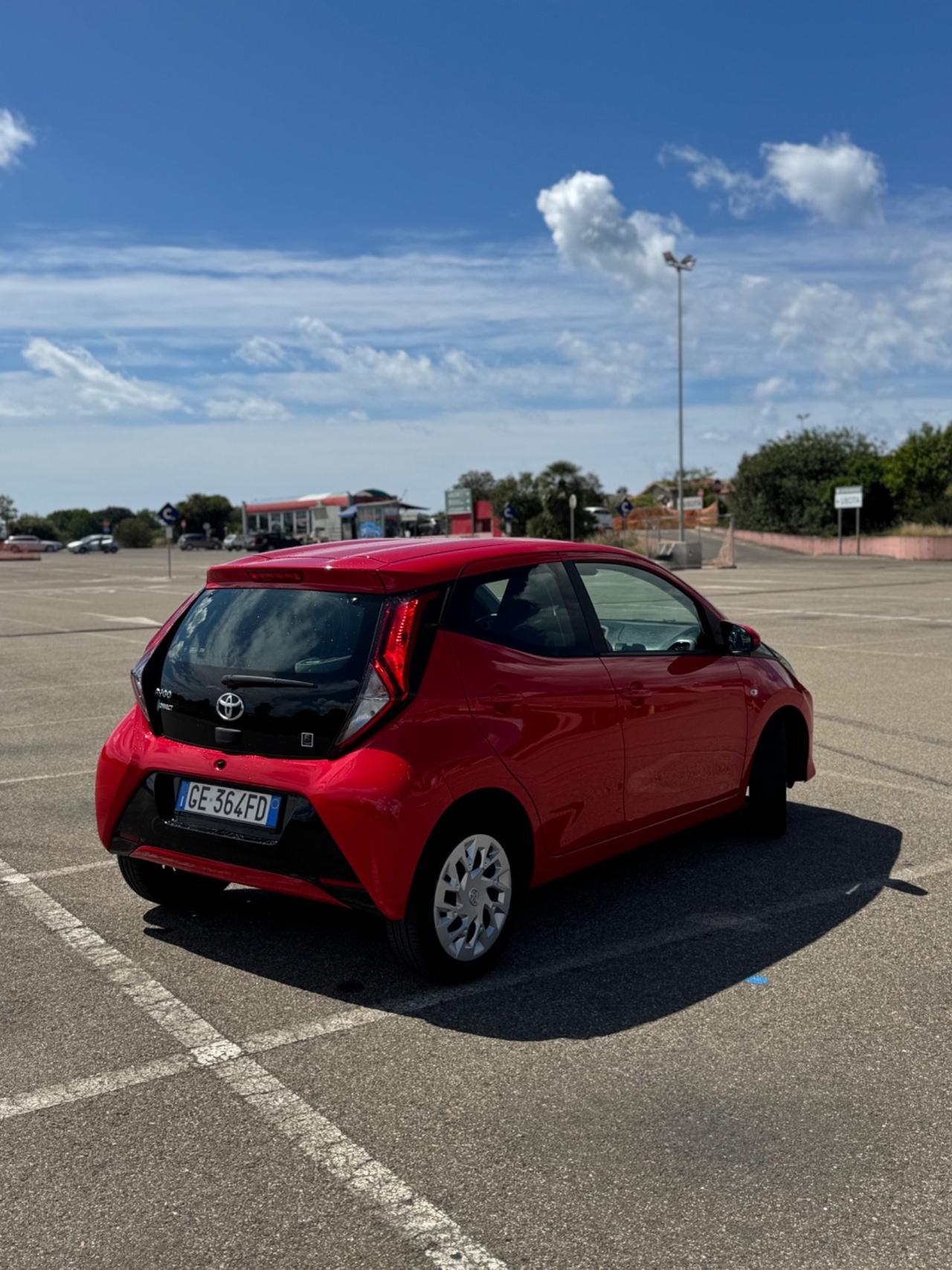 Toyota Aygo Connect 1.0 VVT-i 72 CV 5 porte x-clusiv MMT