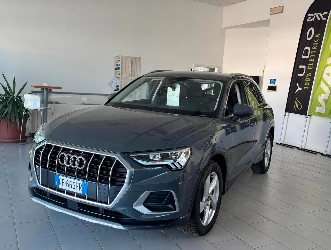 Audi Q3 35 TFSI Business Advanced